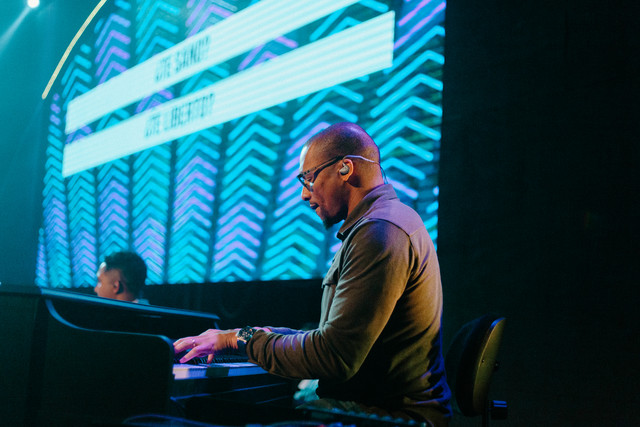 Free Worship