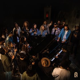 Santo Aleluia / Holy Hallelujah (Live)